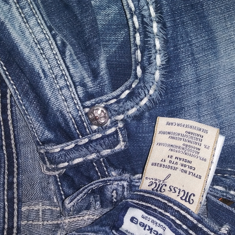 Jeans - Picture 3 of 3